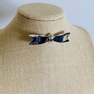 Vintage unisex bow tie brooch